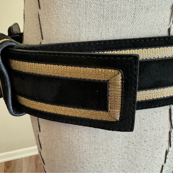 Vintage 80s Black Suede Crown Belt Karen Kane Crest Preppy Classic - Picture 7 of 11